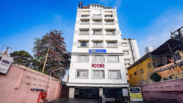 FabHotel Golden Way