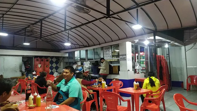 Santa Maria Fast Food - Equipetrol