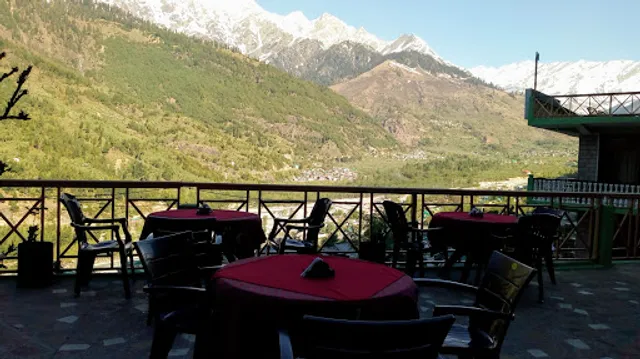 The Hill View Restaurant, Cafe & Pizzeria