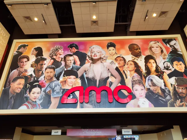 AMC Oakbrook Center 12