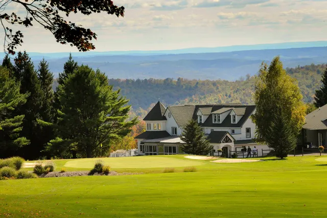 Crestmont Inn Guesthouse