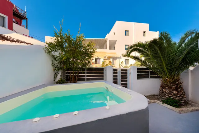 The Muses of Santorini Suites