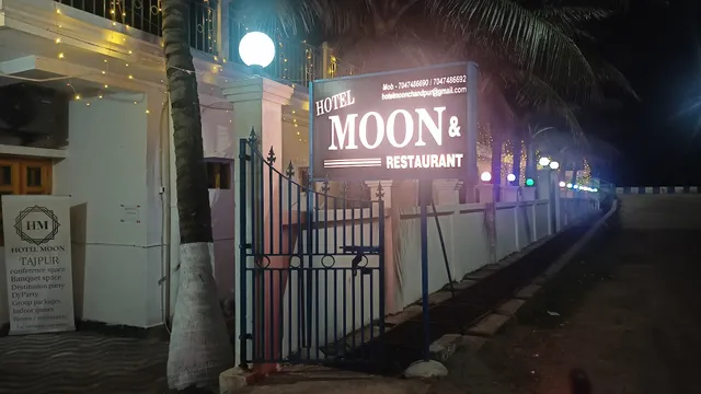 HOTEL MOON