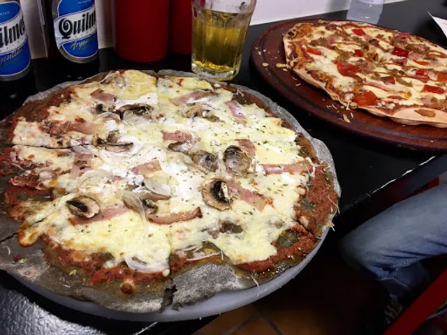 Pizza Negra