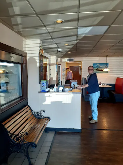 Johnny's Boathouse - Avon Lake, OH