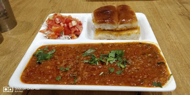 Pooja Bhajipav Restaurant