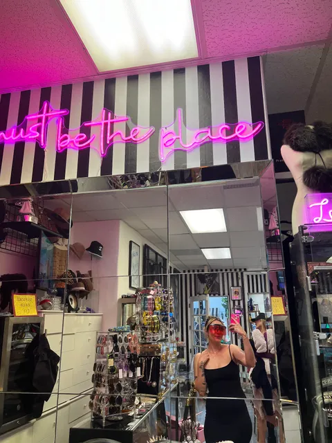 TWIN FLAMES CANDLE BAR