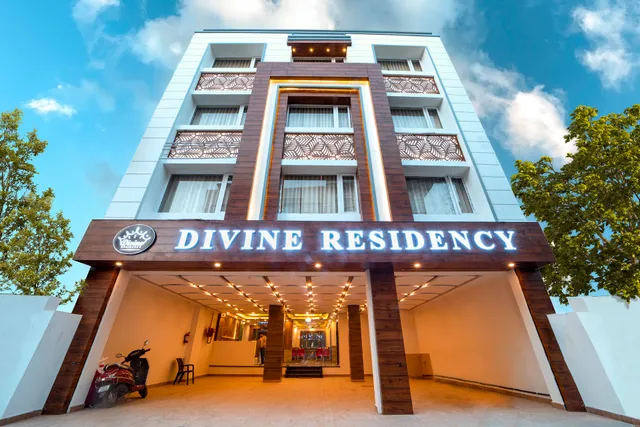 Hotel Divine Residency