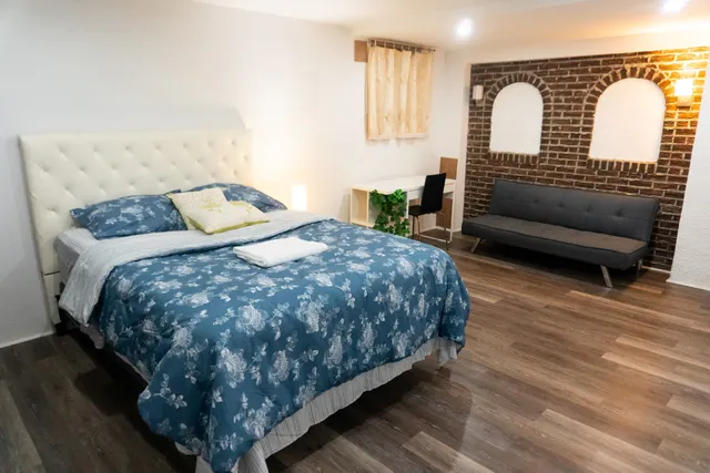 montREAL HOME - Daily, Weekly, Monthly Accommodation - Hotels, Motels, Bed and Breakfast