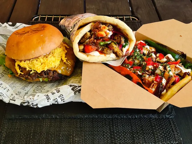 Backyard Burger &BBQ