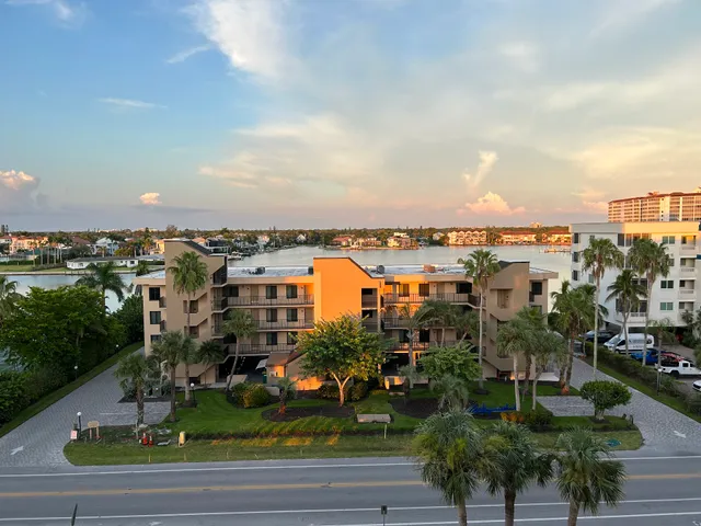 Vanderbilt Beach & Harbour Club