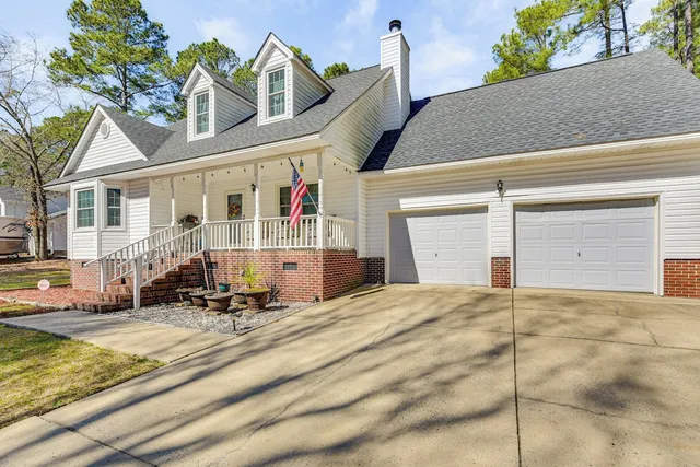Cozy Couple's Getaway w/ Private Yard in Cameron