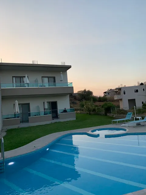 Efrilias Studios & Apartments