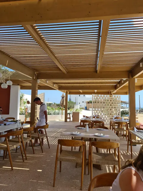 Aspro Paros seaside restaurant