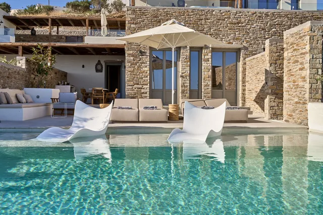 Ios Grand Pool Suites