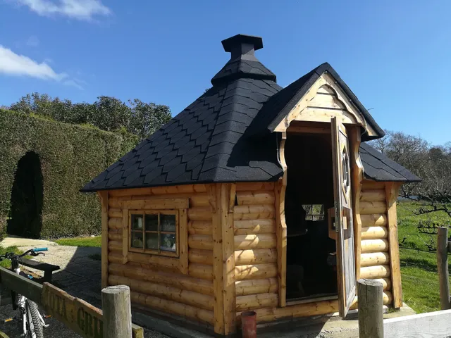 Papilles en Escapade hébergements insolites: Location Kota Grill / Barrel - Bain finlandais - Séjour / Week-end bien-être et détente Vendée 85 proche Puy-du-Fou, sables-d'Olonne...