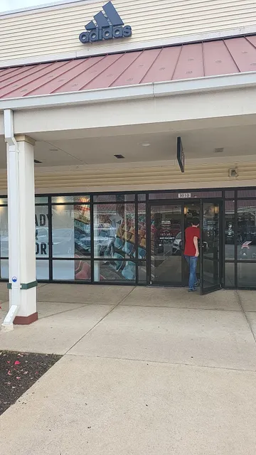 adidas Outlet Store Edinburgh, Indiana Premium Outlets