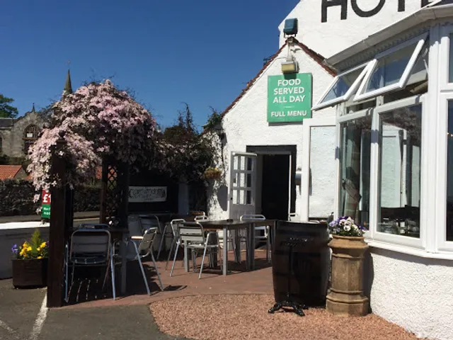 Upper Largo Hotel & Restaurant