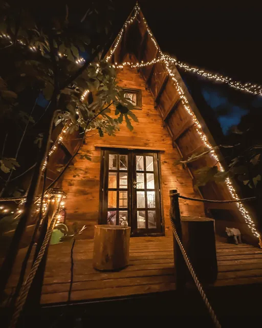 Cabane Azur Mountain