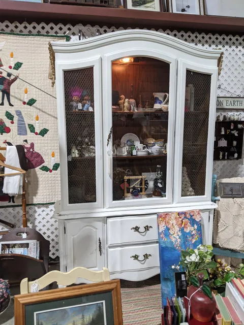 Highway 411 South Antiques