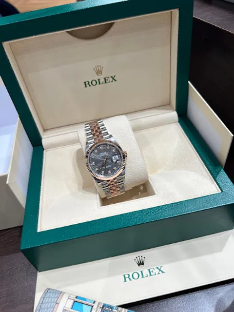 Galeries Lafayette Royal Quartz - CDG Terminal 1