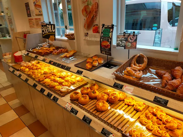 Bakery Chopin Sanarudai Store