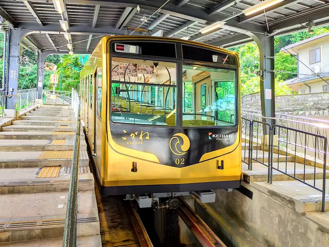 Iwashimizu-hachimangu-sando-cable