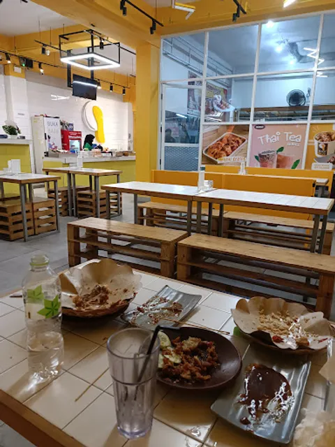 Buka Baju - Gubuk Makan Bakso Keju, Mataram