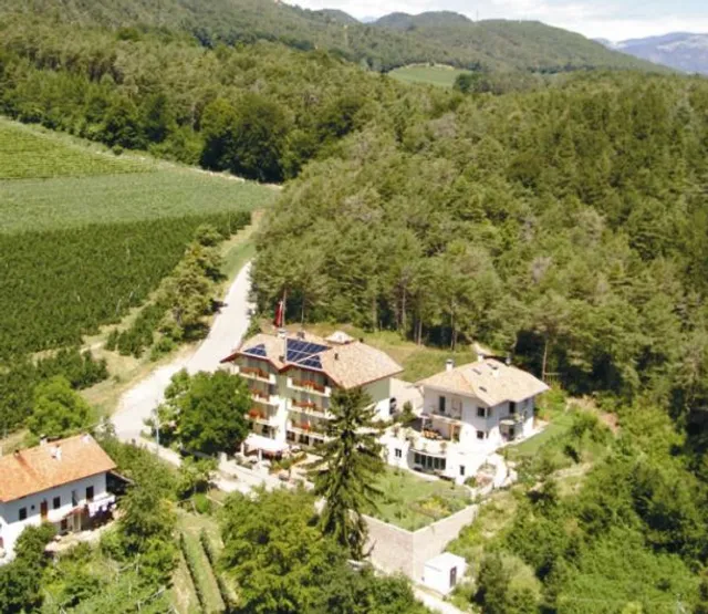 Kreuzstein - Bar - Bed&Breakfast