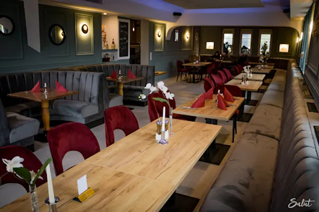 Restaurant Salut | Bar & Grill