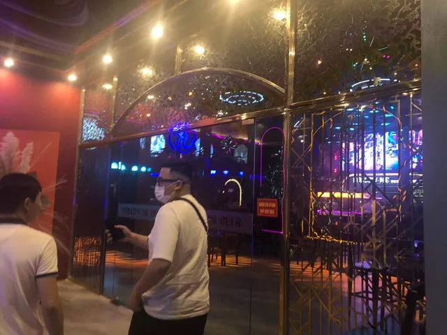 Nhà Hàng Follow Me Beer Club