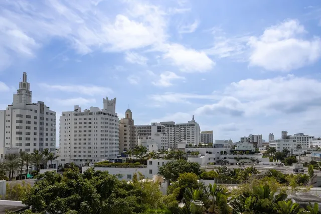 Uma House by Yurbban South Beach