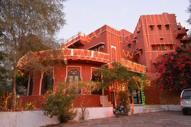 Hotel Castle Jhoomar Baori