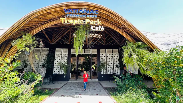 Tropic Park Cafe And Restaurant