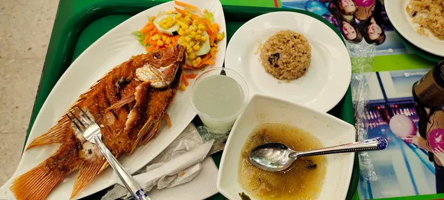 Pescados y Mariscos con los Hoyos