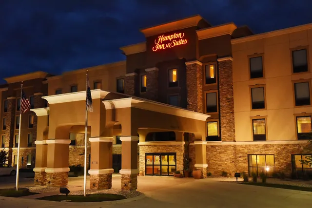 Hampton Inn & Suites Fargo Medical Center