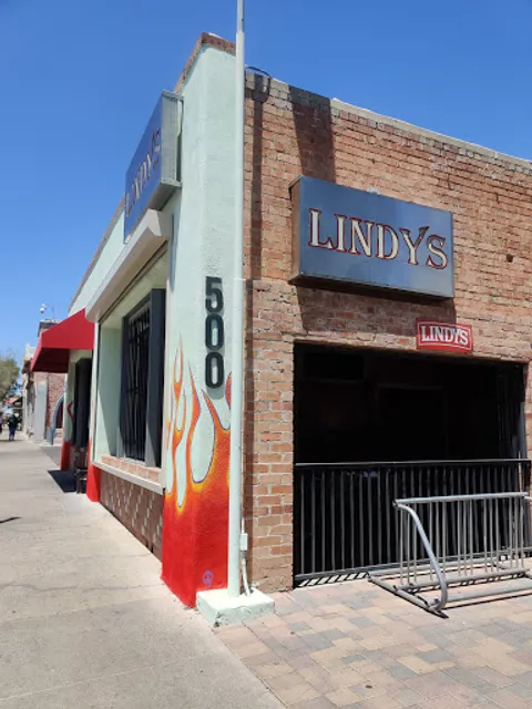 Lindy's on 4th