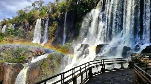 IGUAZÚ TRIPS CATARATAS AGENCIA DE TRASLADO Y EXCURSIÓNES
