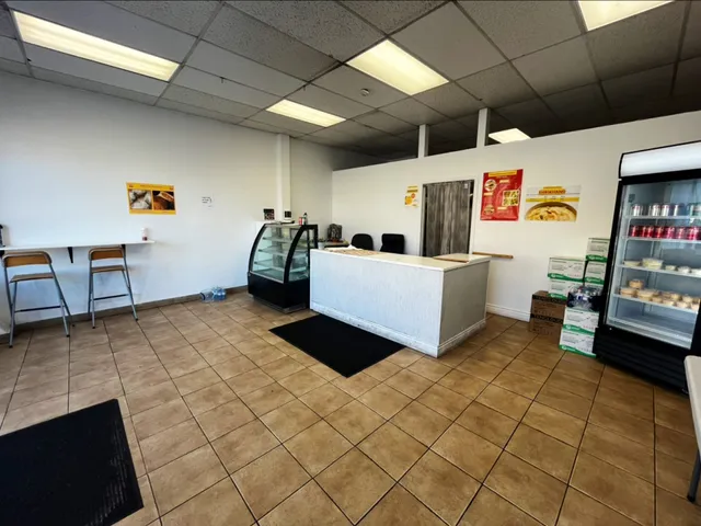 Shreeji Khaman and Vadapav