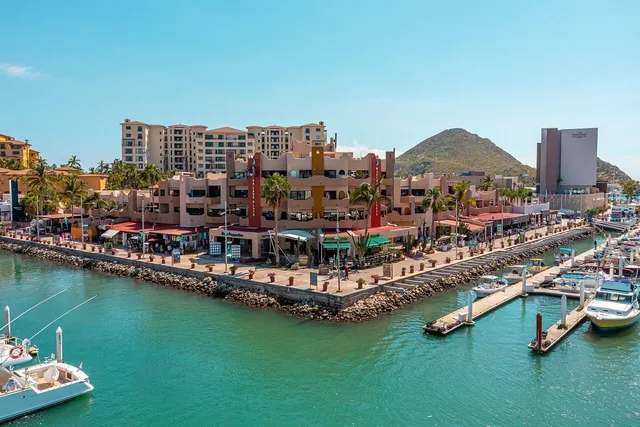 Marina Cabo Plaza