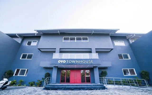 Townhouse Laguna Ecr Near Juhu Beach