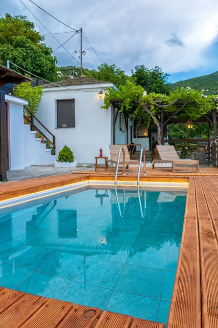 Anna's Poolside Villa