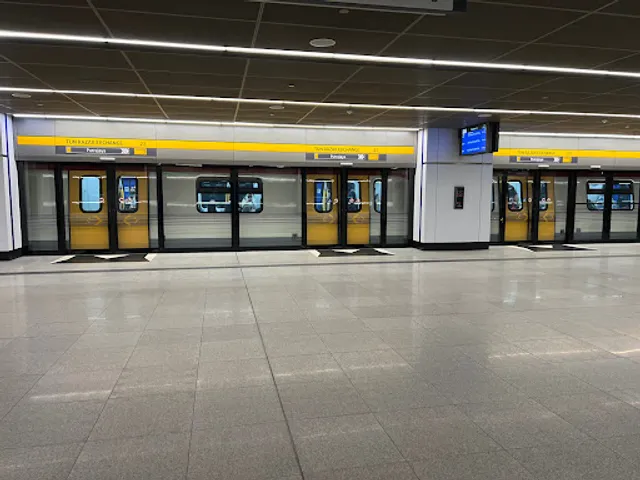 Tun Razak Exchange MRT Station (KG20 / PY23)