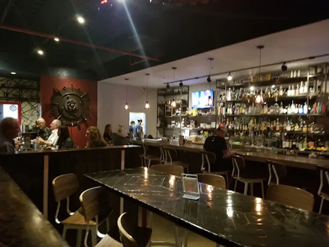 District Kitchen + Cocktails (Anderson Lane)