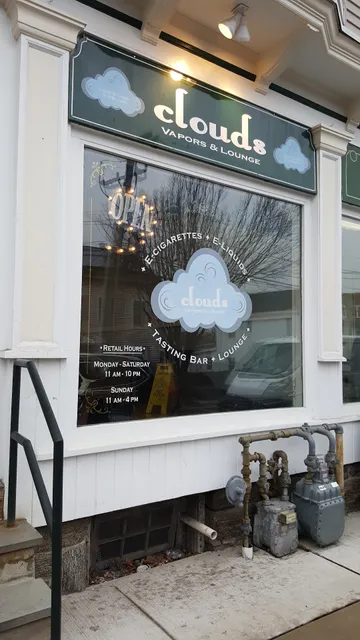 CLOUDS Vapors & Lounge