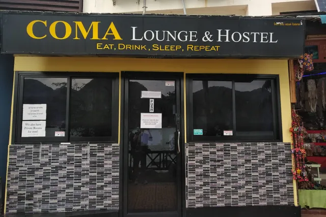 Coma Lounge & Hostel