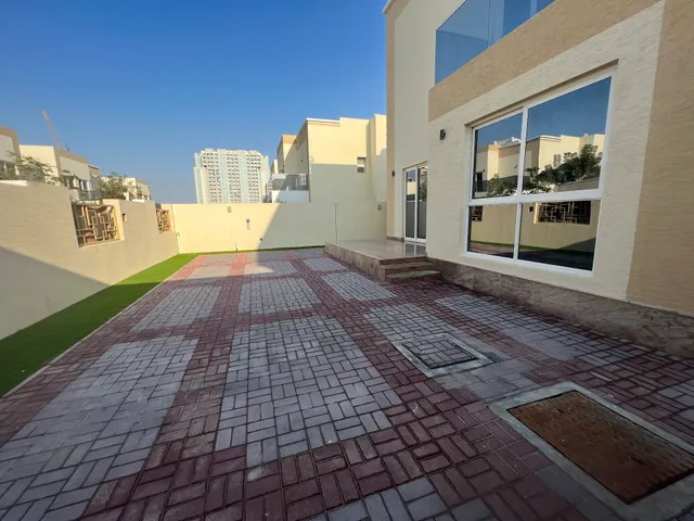 Makeen Al Furjan Villas