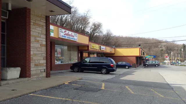 Noble Manor Shopping Center