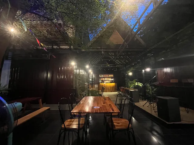 ចិត្ត9 (Jet 9) Restaurant & Bar