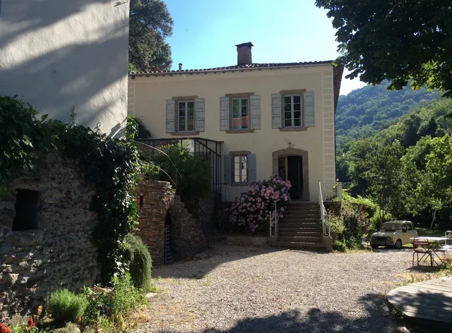 Gîtes et Chambres d’hôtes Le Clarou